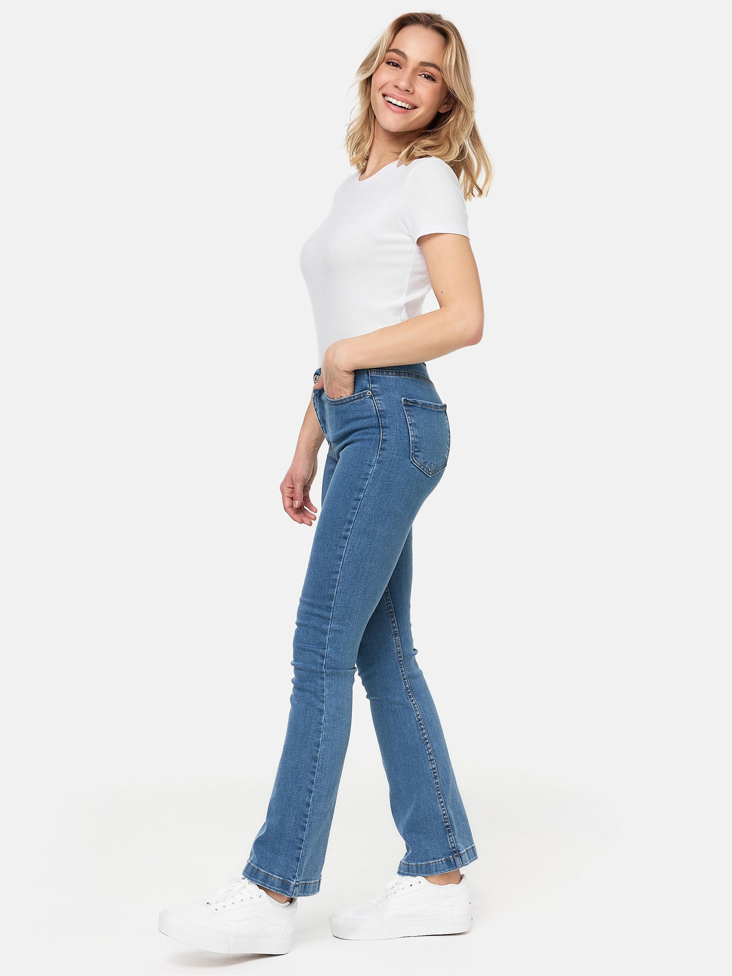 Jean bootcut pour femme Tazzio F122