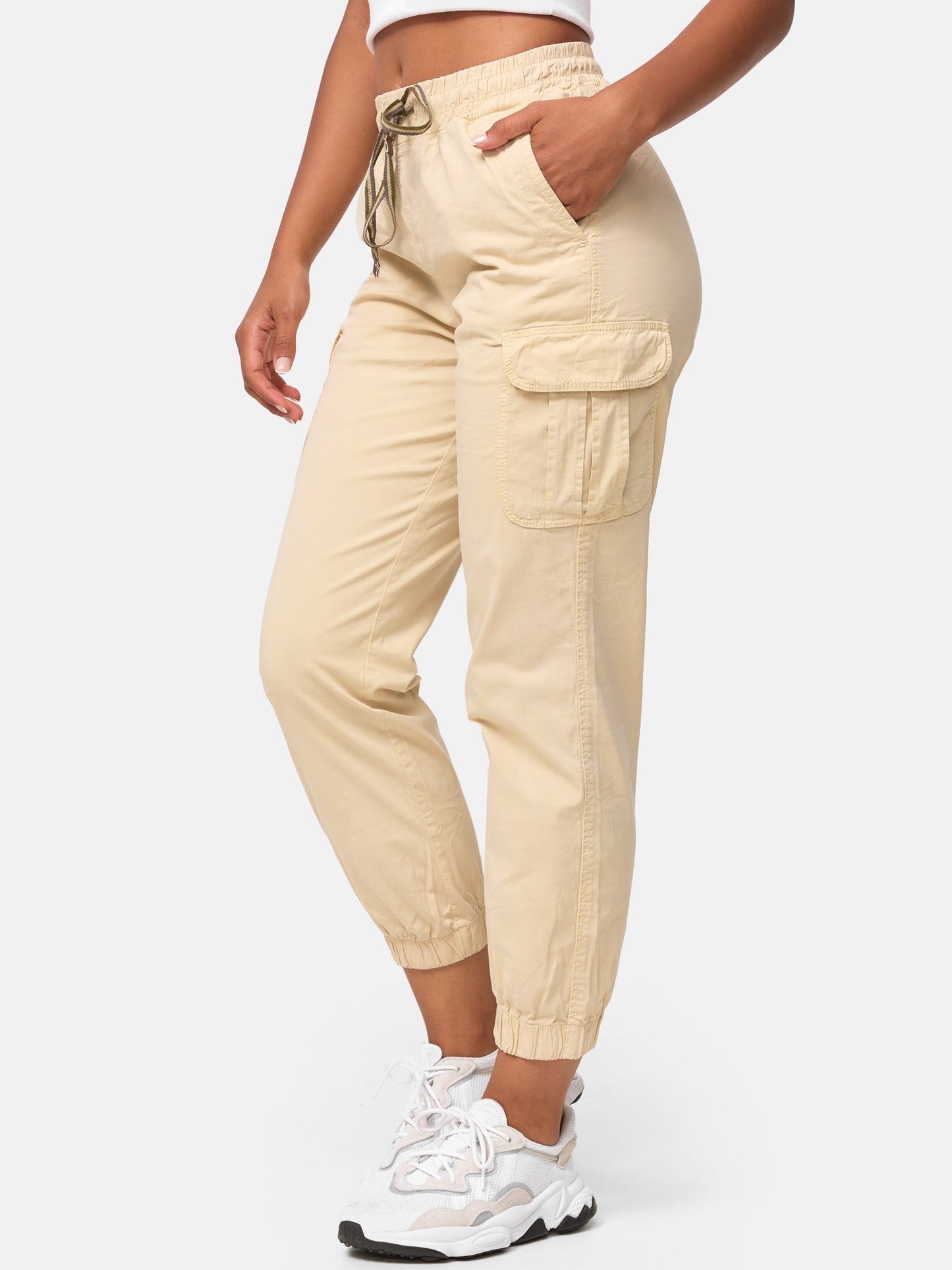 Pantalon cargo pour femme Tazzio coupe régulière F600