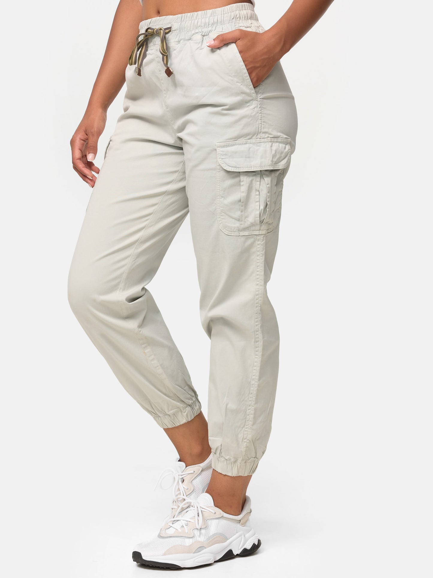 Pantalon cargo pour femme Tazzio coupe régulière F600