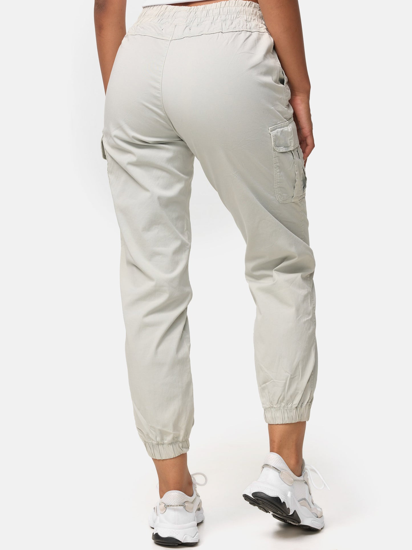 Pantalon cargo pour femme Tazzio coupe régulière F600