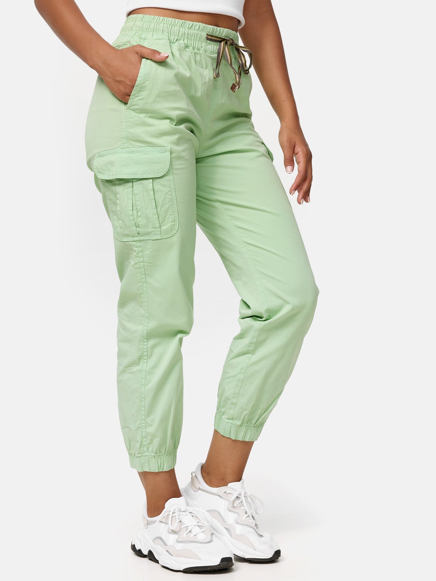 Pantalon cargo pour femme Tazzio coupe régulière F600