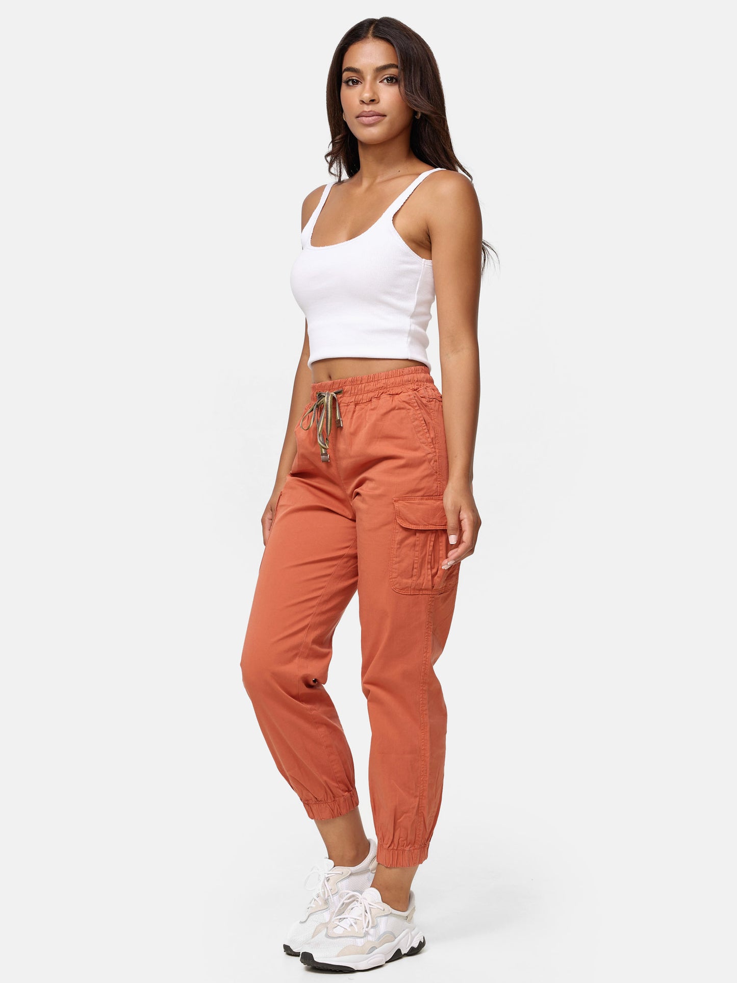 Pantalon cargo pour femme Tazzio coupe régulière F600