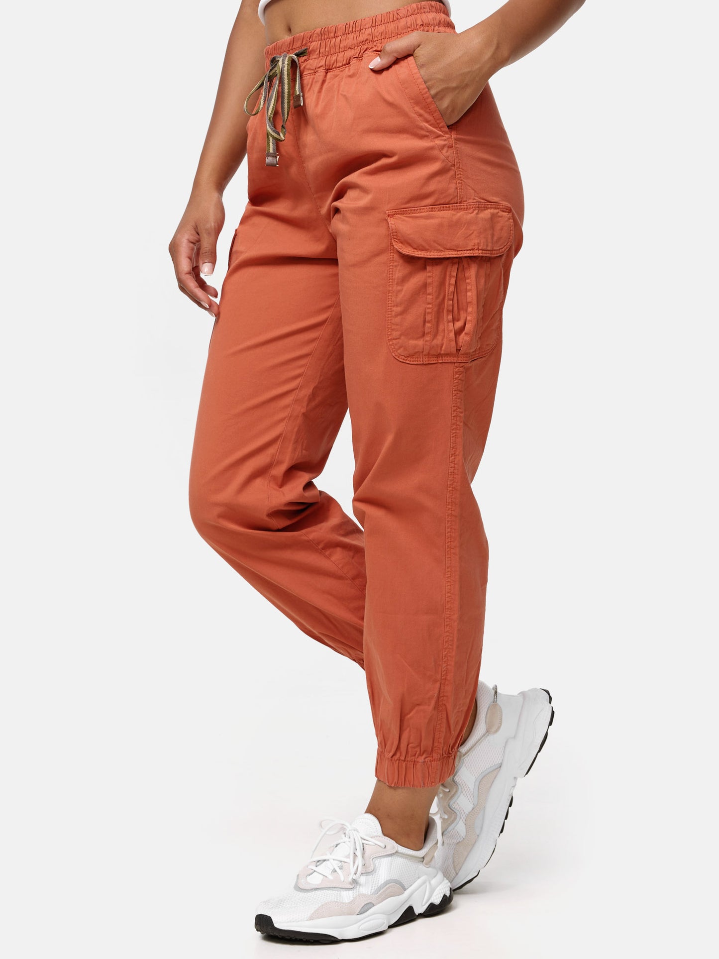 Pantalon cargo pour femme Tazzio coupe régulière F600