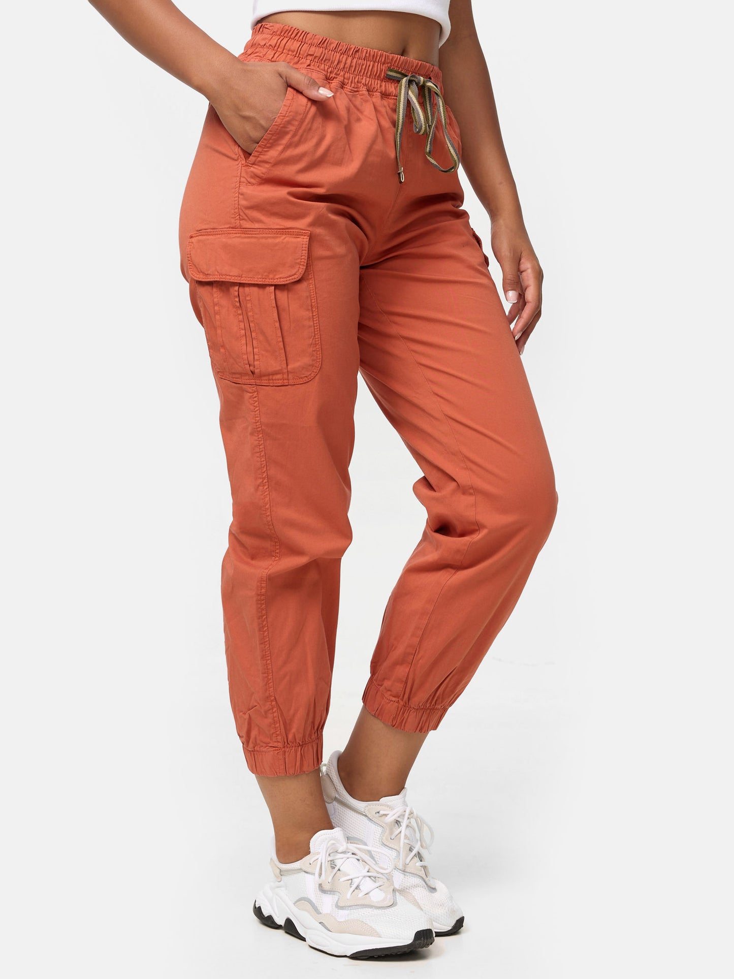 Pantalon cargo pour femme Tazzio coupe régulière F600